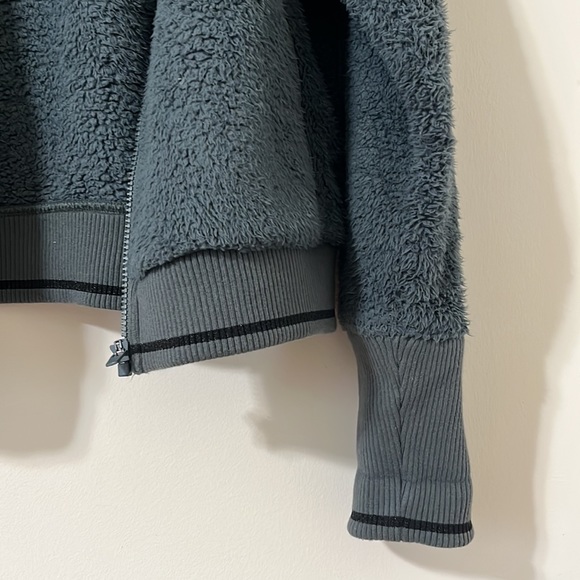 Athleta Tugga Sherpa Jacket Bali Green Size Medium - Picture 5 of 10